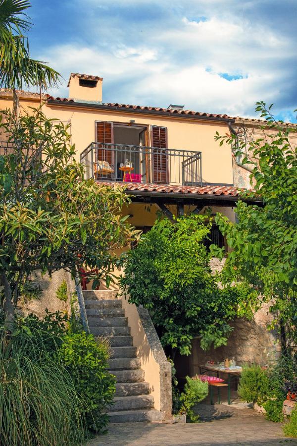 Holiday Home Kuca Na Moru Kornic Luaran gambar